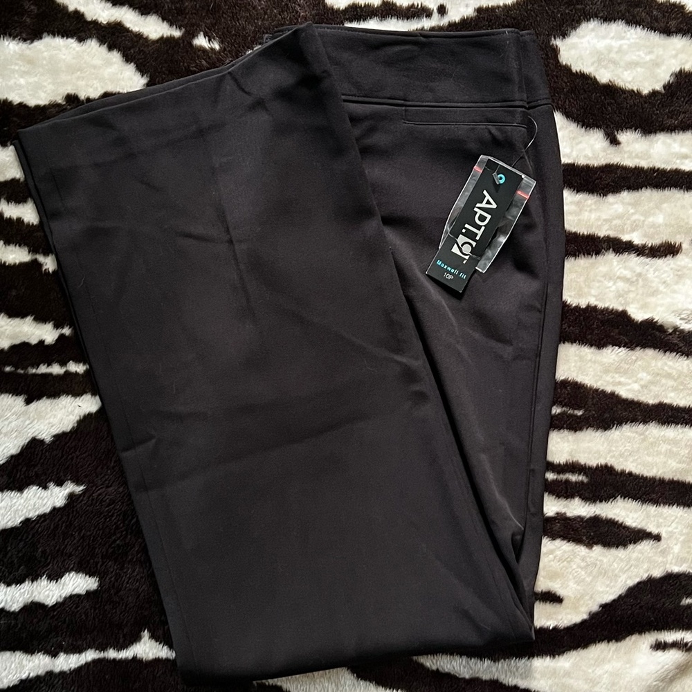NWT! APT. 9 Maxwell fit black dress/work pants. Size 10 Average